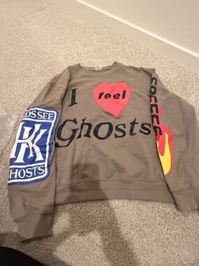 Men's Taupe Graphic 'I Feel Ghosts' Crewneck Sweatshirt